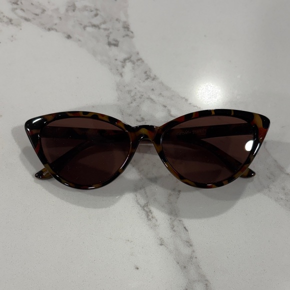 Aerie Tortoise Frame Cat-Eye Sunglasses - Picture 9 of 10